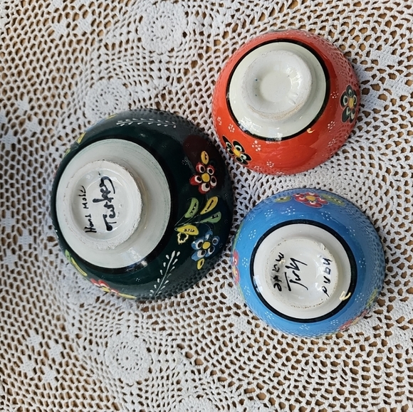 Handpainted Turkish Bowls Set Of 3. Signed On Two Not One One - Picture 5 of 10